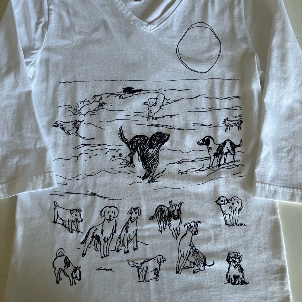 Marushka white Dog Vneck 3/4 Sleeve Shirt Size Medium
